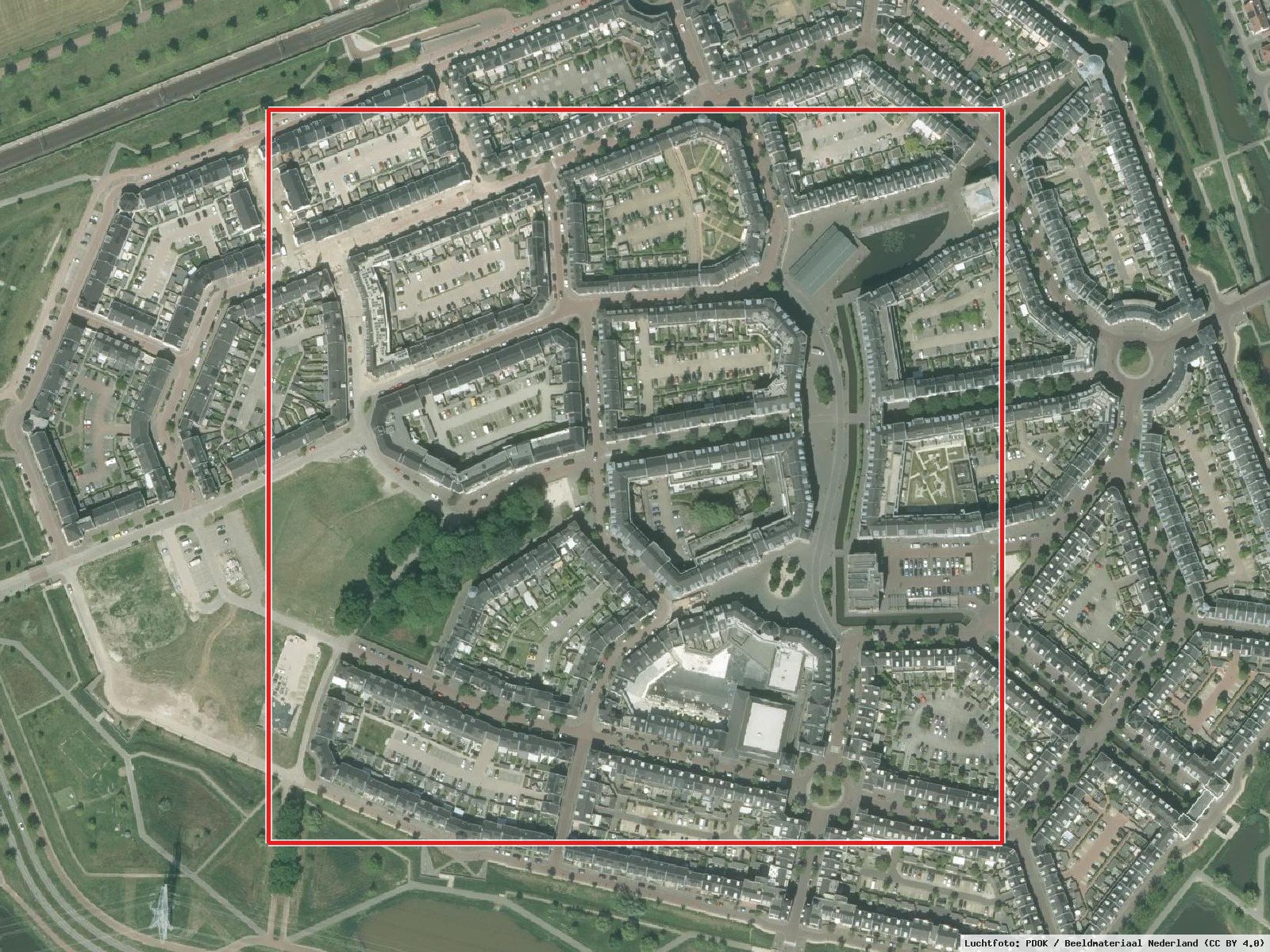Brandevoort De Veste: Uitsnede · Luchtfoto: PDOK / Beeldmateriaal Nederland (CC BY 4.0)