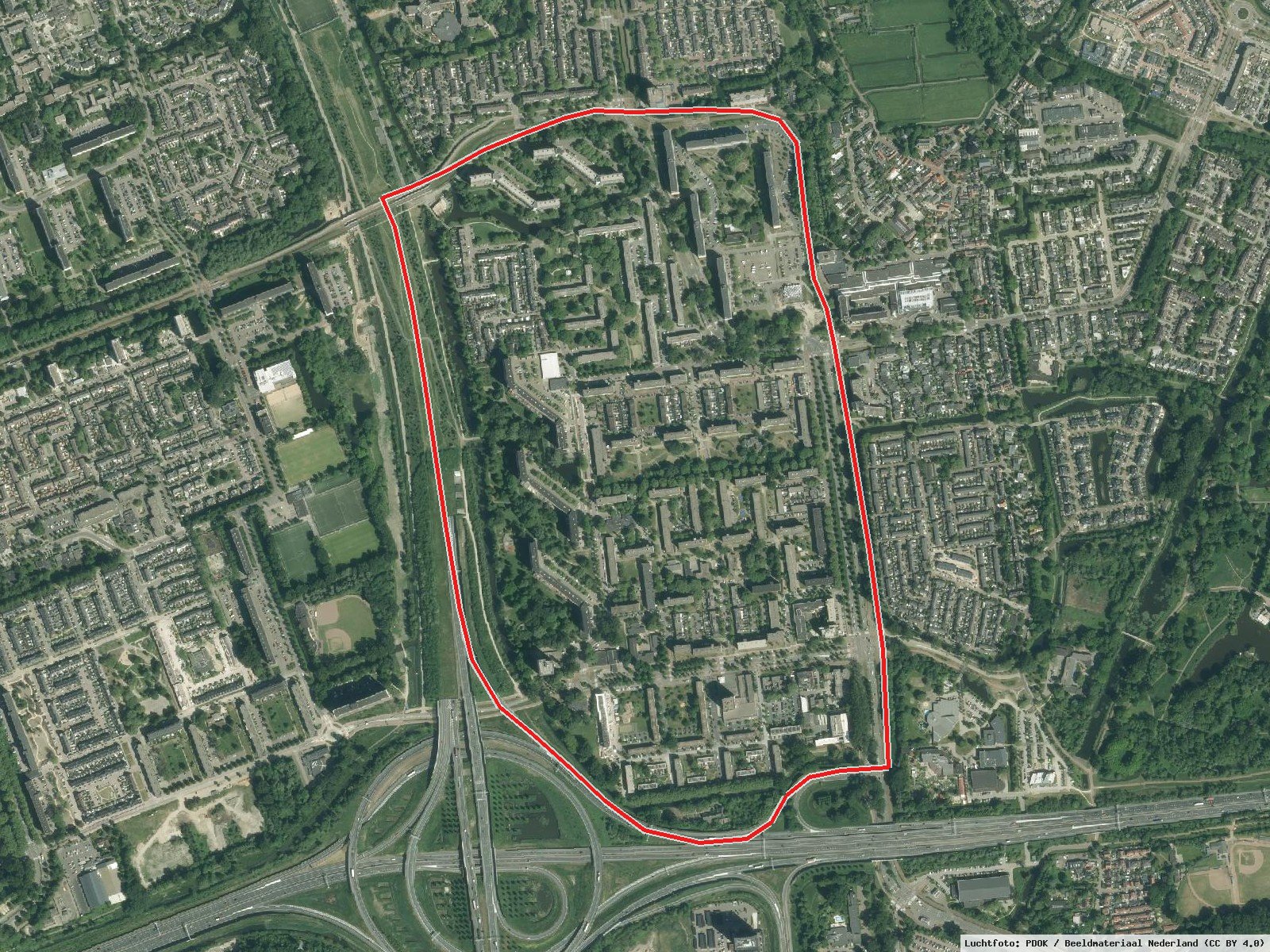 Groenoord: Plangrens · Luchtfoto: PDOK / Beeldmateriaal Nederland (CC BY 4.0)